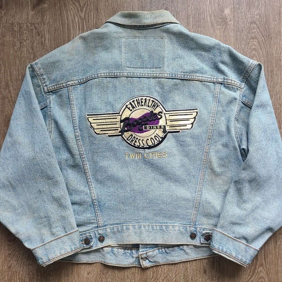 Vintage 90s Boogies Diner Twin Cities Medium Levi's Denim Jacket 70598 4834 - Picture 1 of 11